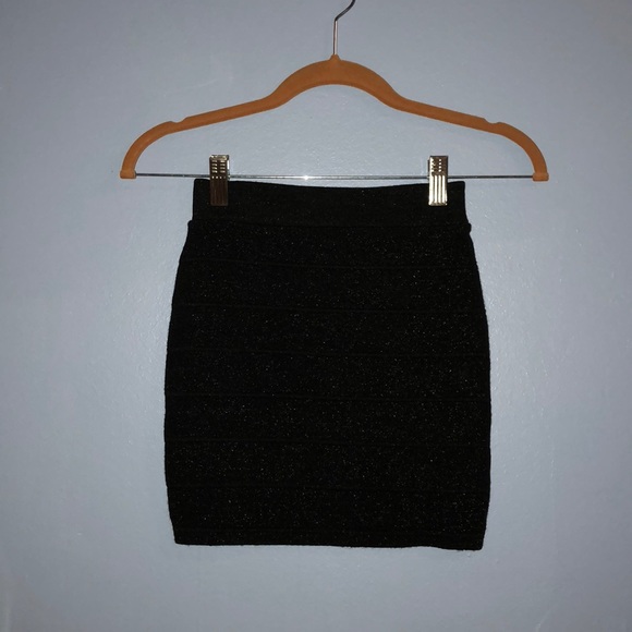 Dresses & Skirts - Cute black mini skirt